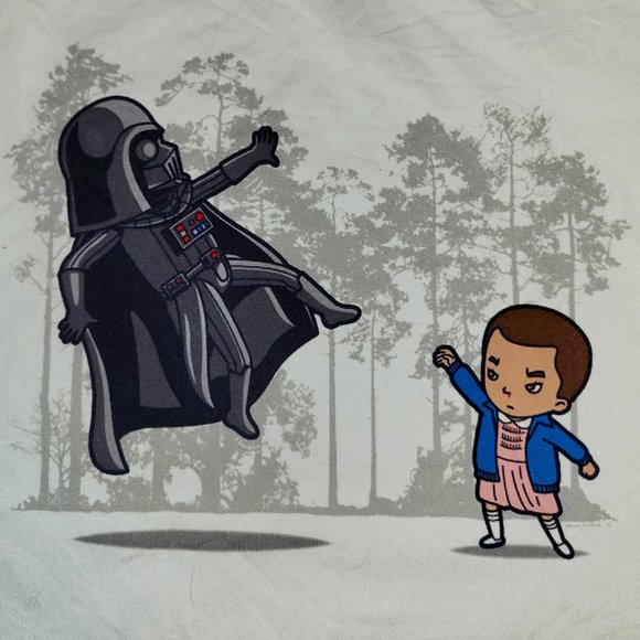 Stranger Things' Eleven T-shirt Beating Darth Vader White Unisex Adult Size S - Picture 1 of 4